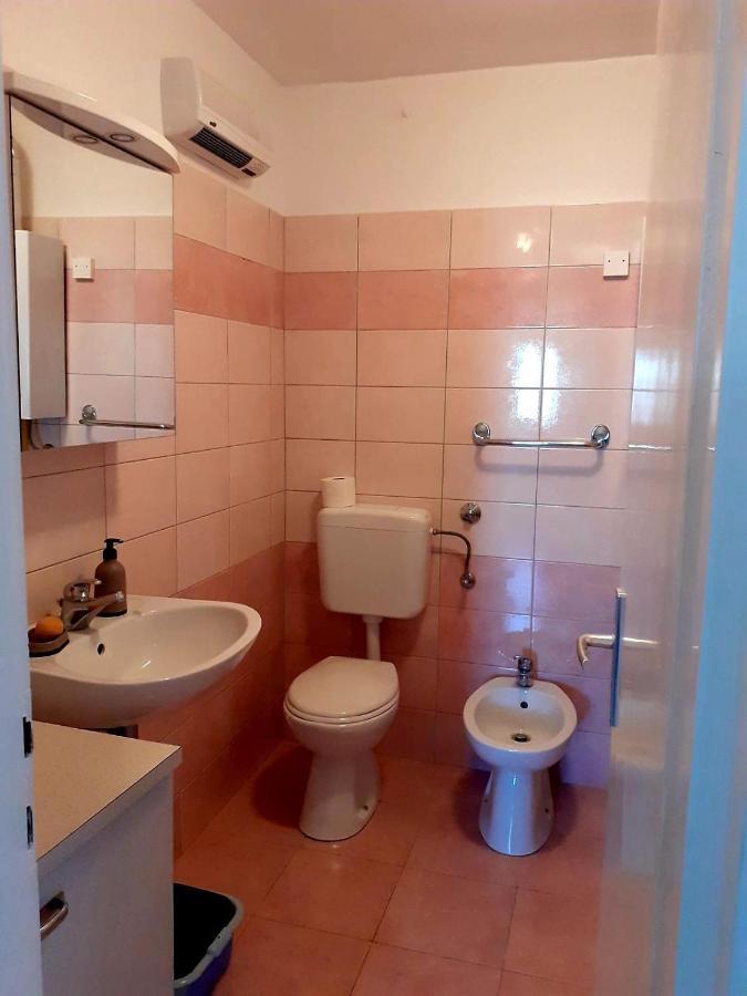 Апартаменти Nada 5 - Apartman S Pogledom Na More Пула Екстер'єр фото