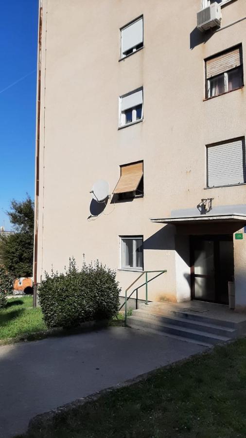 Апартаменти Nada 5 - Apartman S Pogledom Na More Пула Екстер'єр фото
